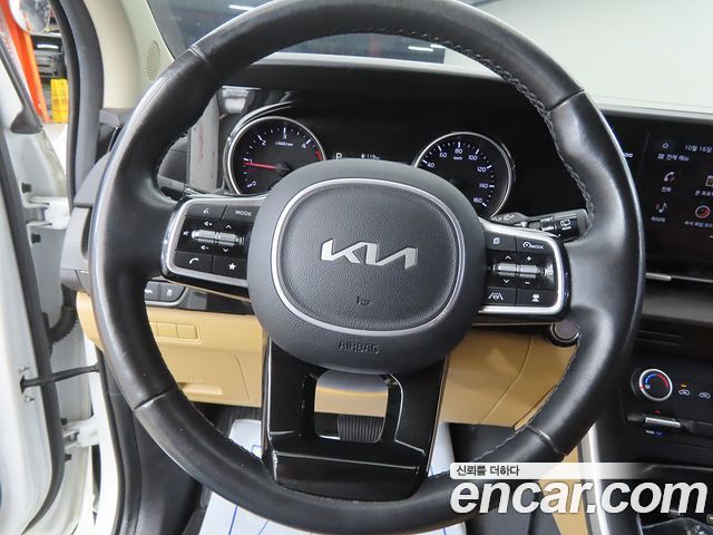 Kia Canival 2022 — photo 8