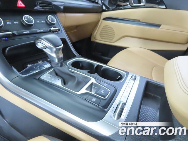 Kia Canival 2022 — photo 11