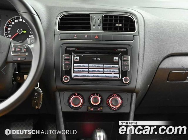 Volkswagen Polo 2014 — photo 14