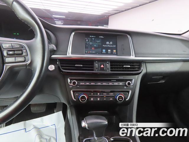 Kia K5 2016 — photo 10