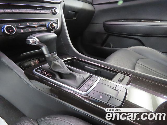 Kia K5 2016 — photo 11