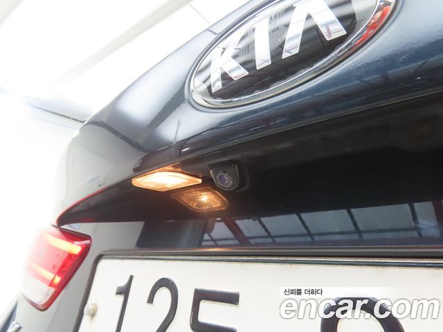 Kia K5 2016 — photo 16