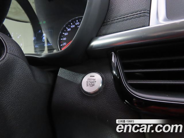 Kia K5 2016 — photo 17