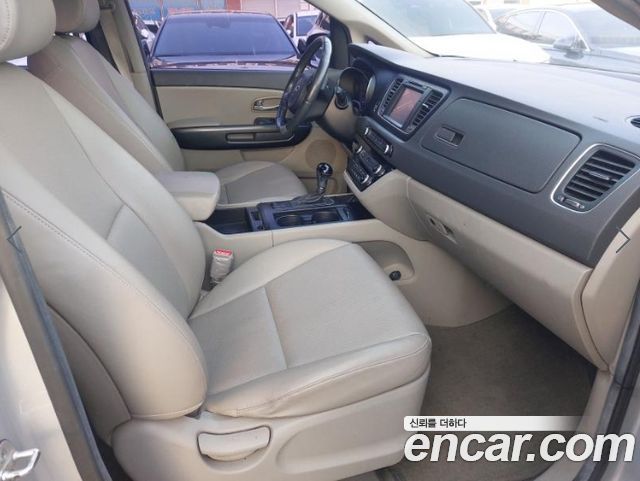 Kia Canival 2016 — photo 10