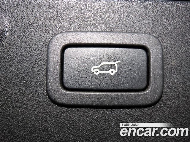 Land Rover Discovery Sport 2017 — photo 16