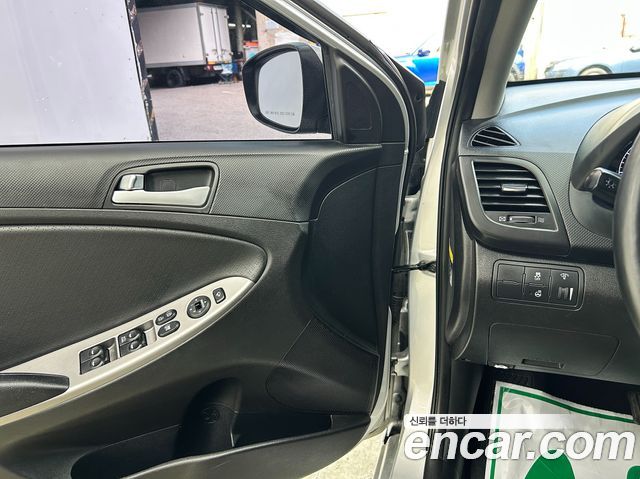 Hyundai Accent 2016 — photo 11