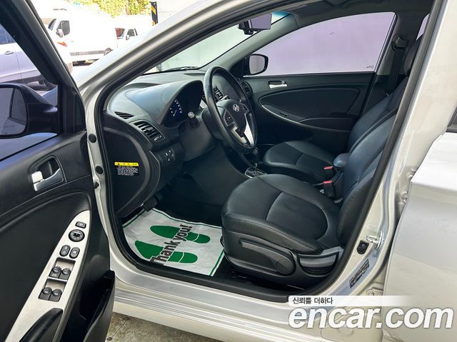 Hyundai Accent 2016 — photo 12