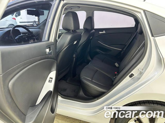 Hyundai Accent 2016 — photo 13