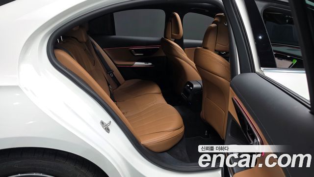 Mercedes-Benz E-Class 2026 — photo 17