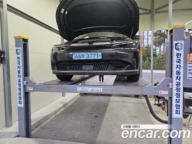 Kia EV6 2023 — photo 1