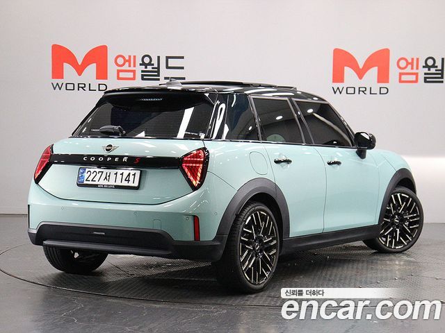 Mini Cooper 2025 — photo 3