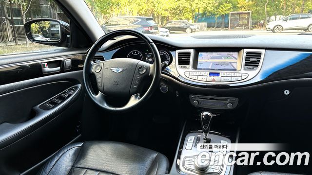 Hyundai Genesis 2013 — photo 8