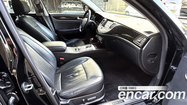 Hyundai Genesis 2013 — photo 12