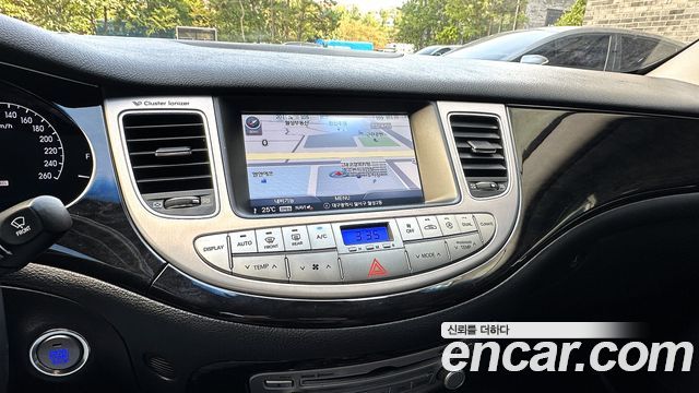 Hyundai Genesis 2013 — photo 15