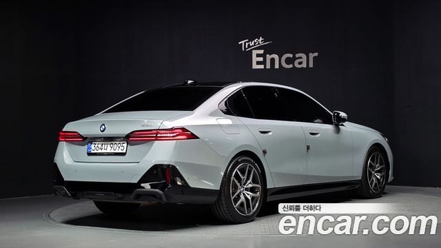BMW 5-Series 2026 — photo 2