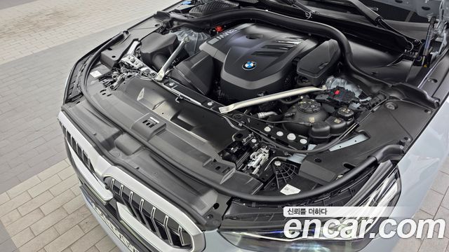 BMW 5-Series 2026 — photo 6