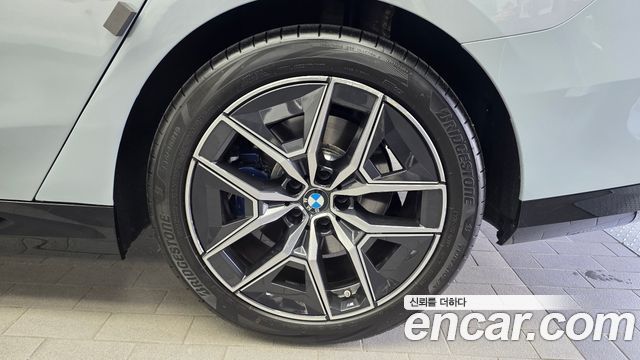 BMW 5-Series 2026 — photo 7