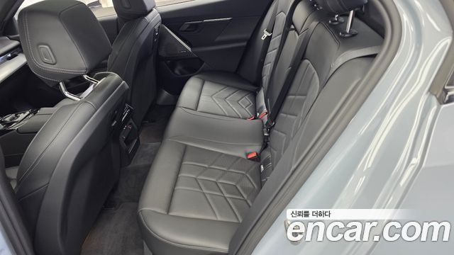 BMW 5-Series 2026 — photo 16