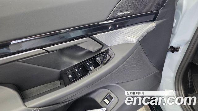 BMW 5-Series 2026 — photo 28