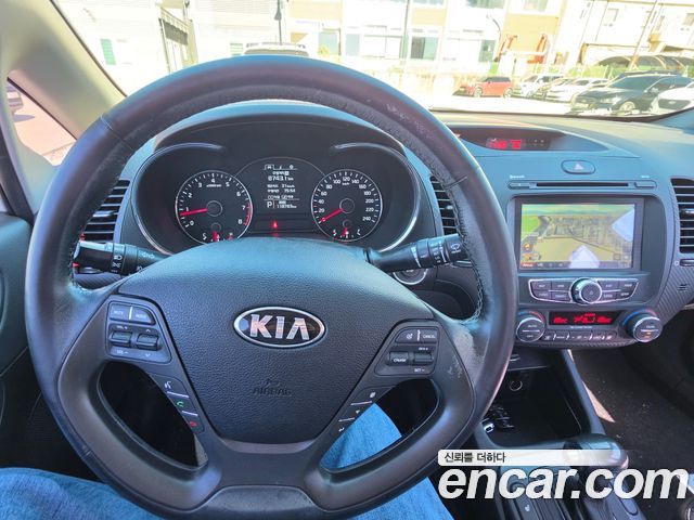Kia K3 2015 — photo 7