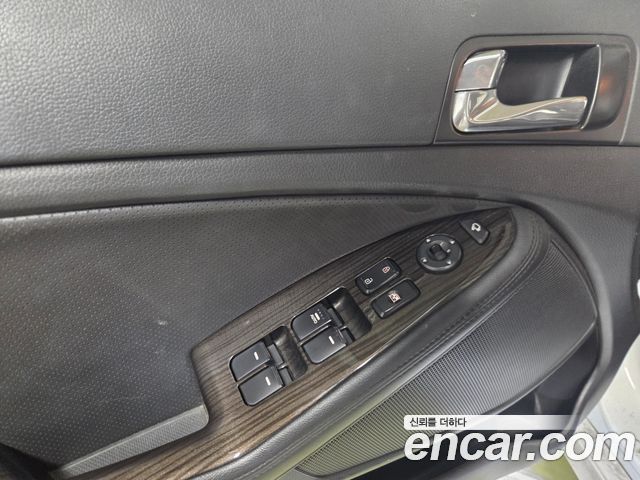 Kia K5 2015 — photo 10