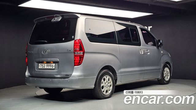 Hyundai Starex 2013 — photo 2