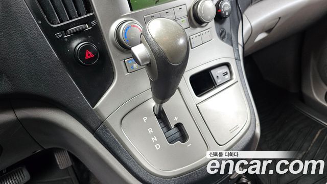 Hyundai Starex 2013 — photo 9