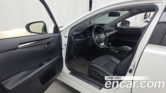 Lexus ES 2014 — photo 10