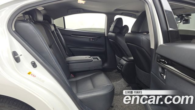 Lexus ES 2014 — photo 12