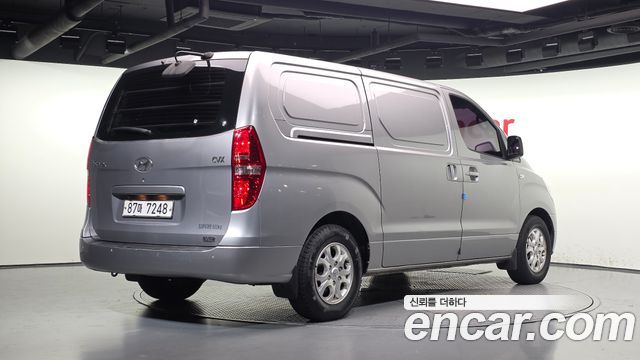Hyundai Starex 2011 — photo 2