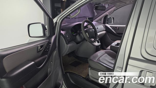Hyundai Starex 2011 — photo 10