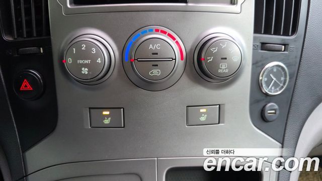 Hyundai Starex 2011 — photo 16