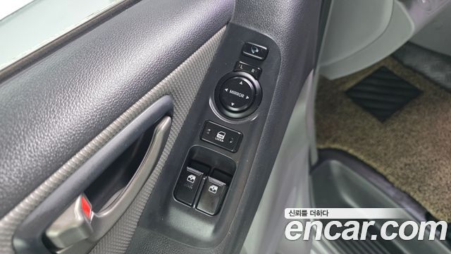 Hyundai Starex 2011 — photo 17