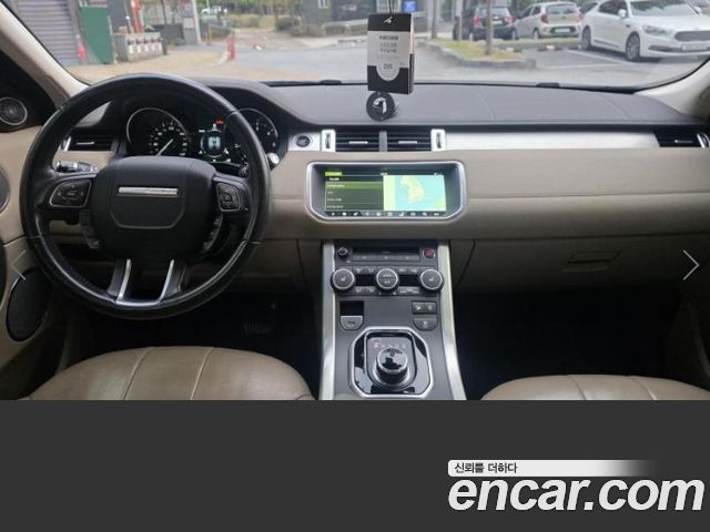 Land Rover Range Rover Evoque 2018 — photo 9