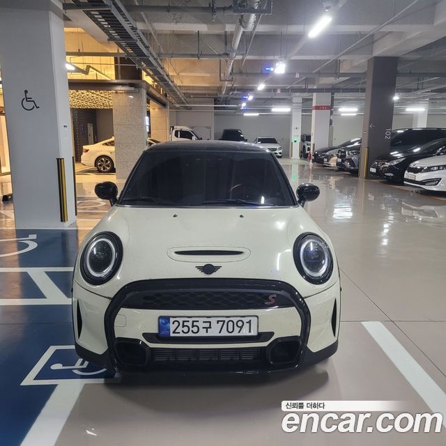 Mini Cooper 2023 — photo 1