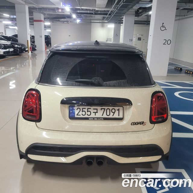 Mini Cooper 2023 — photo 4