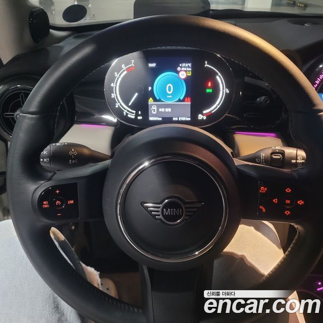 Mini Cooper 2023 — photo 8