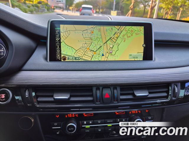 BMW X5 2015 — photo 11
