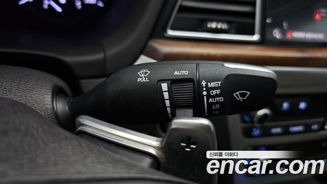 Genesis G80 2019 — photo 28