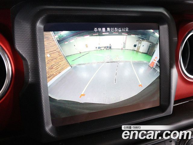 Jeep Wrangler 2019 — photo 11