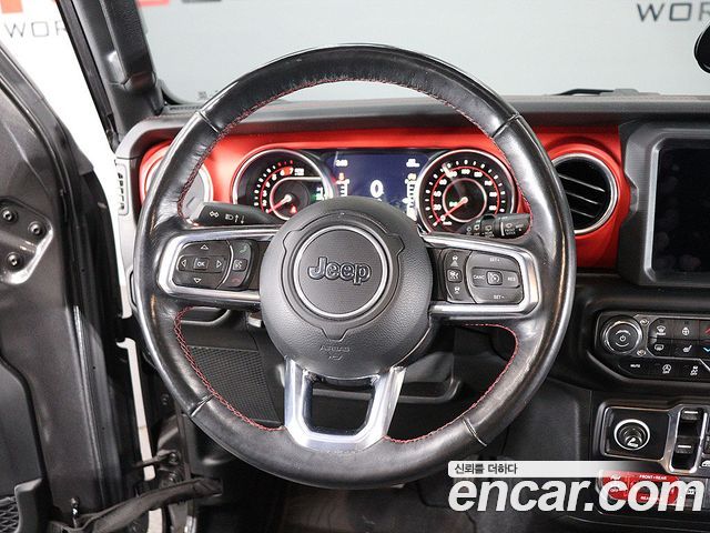 Jeep Wrangler 2019 — photo 16