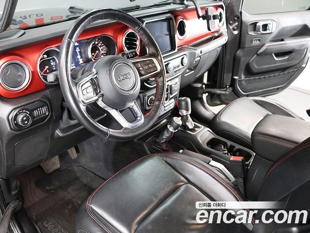 Jeep Wrangler 2019 — photo 18