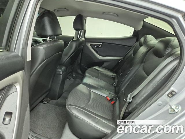 Hyundai AVANTE 2014 — photo 12