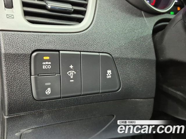 Hyundai AVANTE 2014 — photo 16