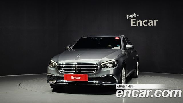 Mercedes-Benz E-Class 2022 — photo 3
