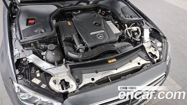 Mercedes-Benz E-Class 2022 — photo 6