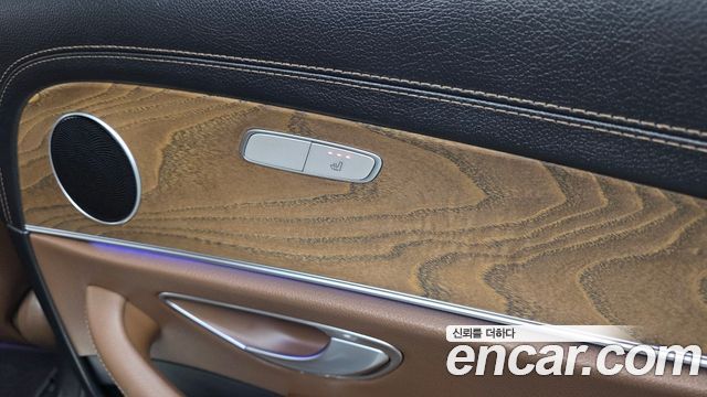 Mercedes-Benz E-Class 2022 — photo 24