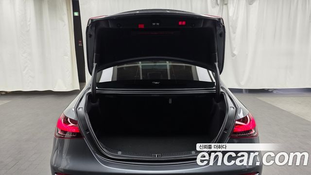 Mercedes-Benz E-Class 2022 — photo 26