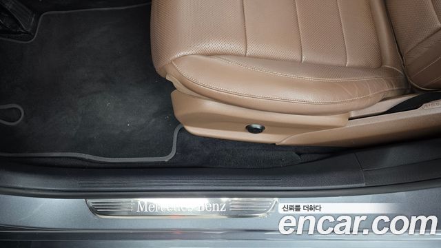 Mercedes-Benz E-Class 2022 — photo 28
