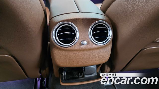 Mercedes-Benz E-Class 2022 — photo 31